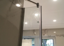 Обков за отваряема стъклена душ кабина