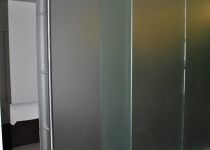 Система Манет -Плъзгаща стъклена врата с матирано стъкло