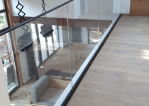 Glass railing