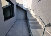 Glass railing